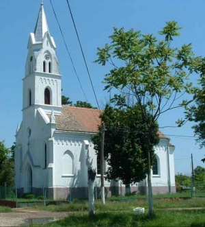 Kirche Checea.jpg
